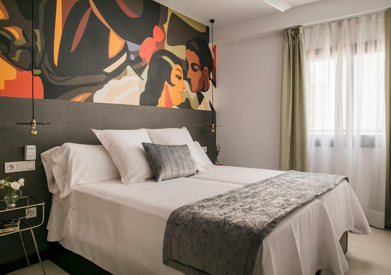 Feria Pool & Luxury Apartment Seville Exterior photo